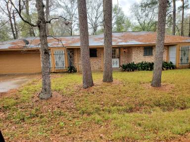 Main picture of 6255 Holiday St