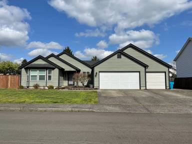 Main picture of 15904 NE 40th St