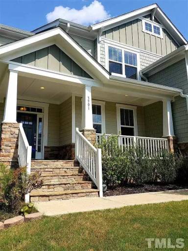 Main picture of 3915 Glorybower Way