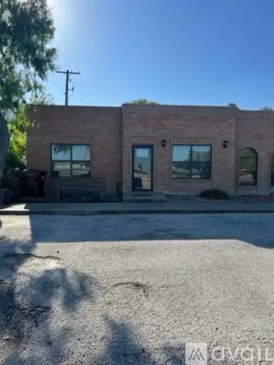 Main picture of 4129 S Brahma Blvd