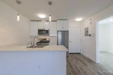 Main picture of 5 College Ave