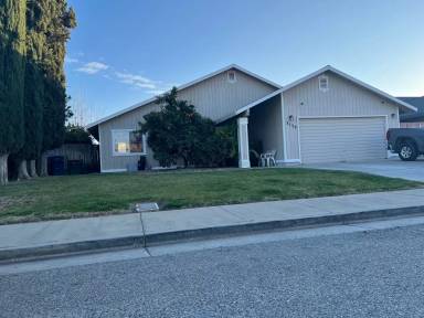 Main picture of 3139 Poplar Dr