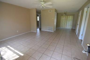 Main picture of 423 Longwood Cir