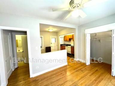 Main picture of 1051-67 W Dakin Apartments
