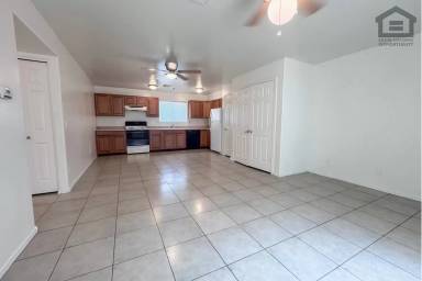 Main picture of 18017 N 40th Pl