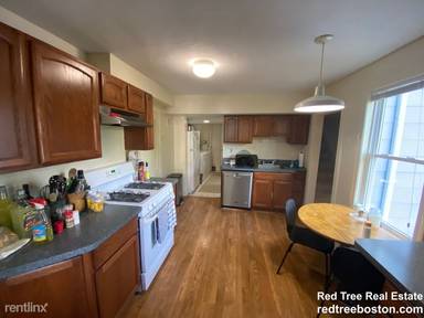 Main picture of 25 Oakland St