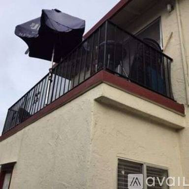 Main picture of 3832 Moorpark Ave