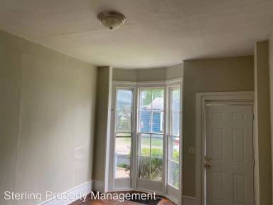 Main picture of 360 W 4th St