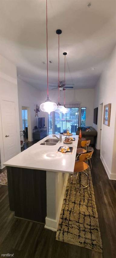Main picture of 501 Main St