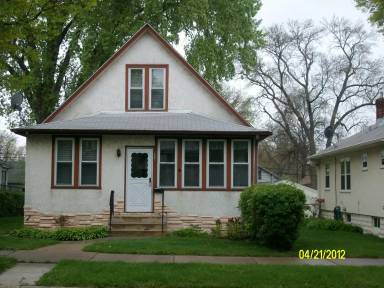 Main picture of 3214 Tyler St NE