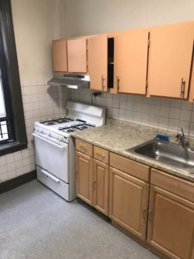 Main picture of 660 Morris Park Ave