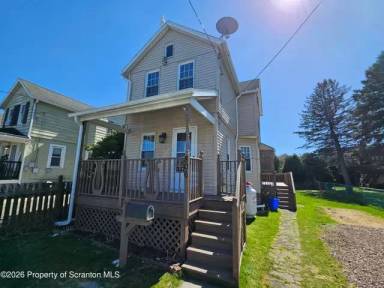 Main picture of 806 Washington St