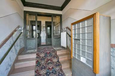 Main picture of 1435 W 31st St