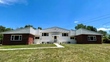Main picture of 1656 Beal Rd