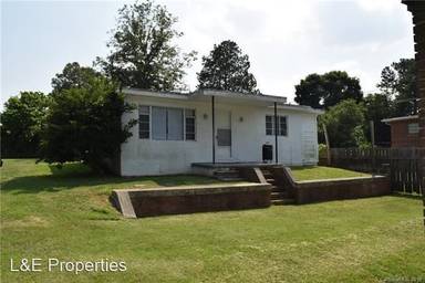 Main picture of 2813 Lowell Rd
