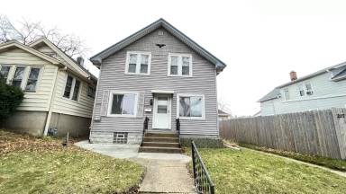 Main picture of 2119 S 70th St