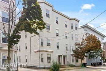 Main picture of 17 Aspinwall Ave