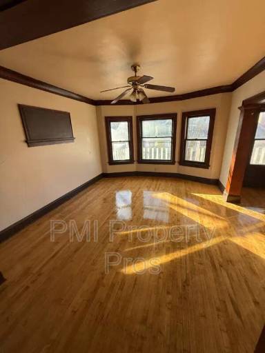 Main picture of 2574 N 41st St