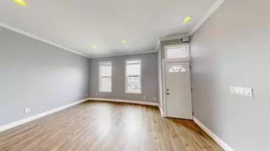 Main picture of 2006 Bancroft Ave