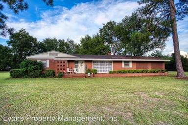 Main picture of 17 W Howell Dr