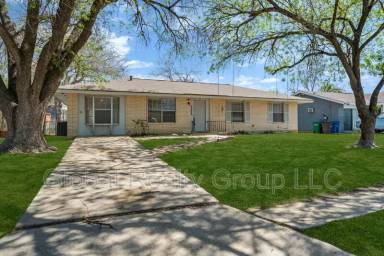 Main picture of 4862 Castle Arms