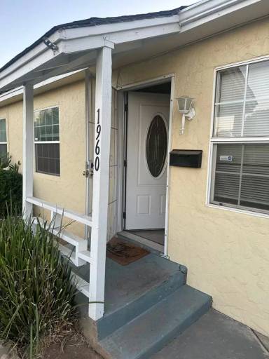 Main picture of 1960 Almond Ave