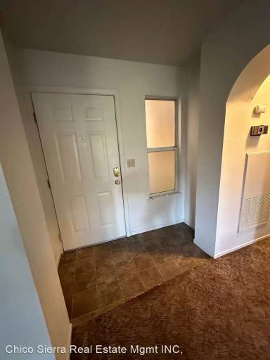 Main picture of 1019 W 5th St