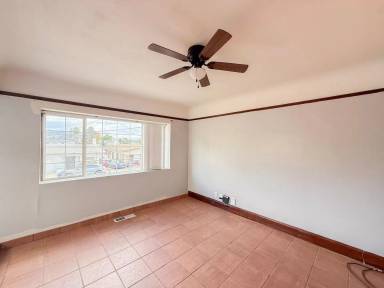 Main picture of 3427 Laguna Ave