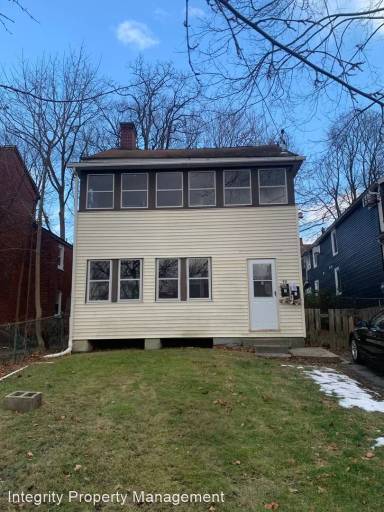 Main picture of 93 Delafield St