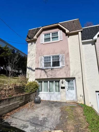 Main picture of 1313 Delmont Ave
