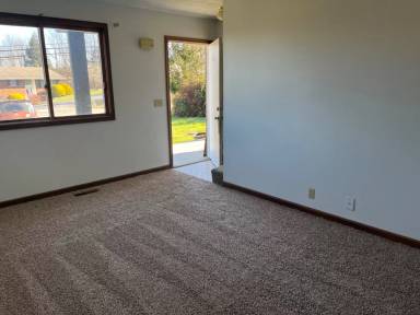 Main picture of 912 Red Hill Rd