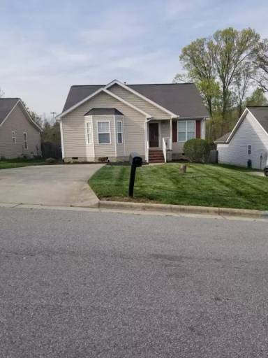 Main picture of 1711 Gordon St