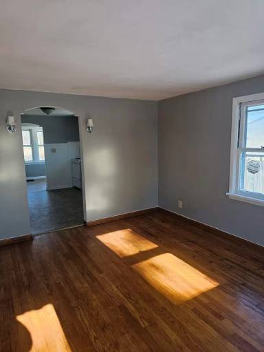 Main picture of 111 W 2nd St