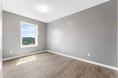 Main picture of 525 Grant Ave