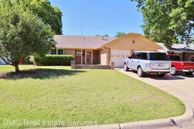 Main picture of 504 Mimosa Dr