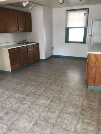 Main picture of 35 W Main St