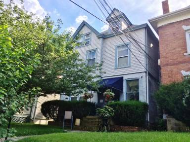 Main picture of 644 College Ave