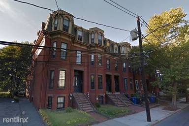 Main picture of 194 Central St