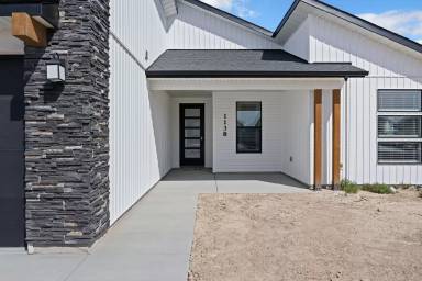 Main picture of 1138 Crestview Dr