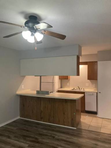 Main picture of 203 S Baggett St