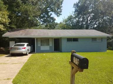 Main picture of 330 Queen Alexandria Ln
