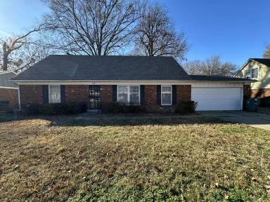 Main picture of 3021 Egan Dr