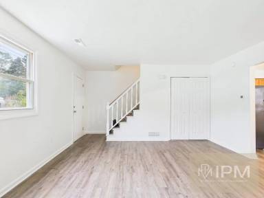 Main picture of 15 Dunkle Ave