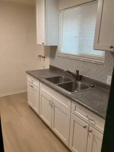Main picture of 908 Carson St