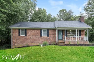 Main picture of 740 Motor Rd