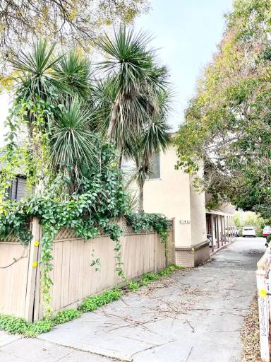 Main picture of 2142 Sacramento St