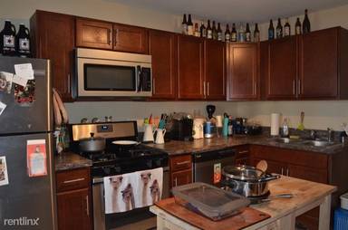 Main picture of 2224 W Medill Ave