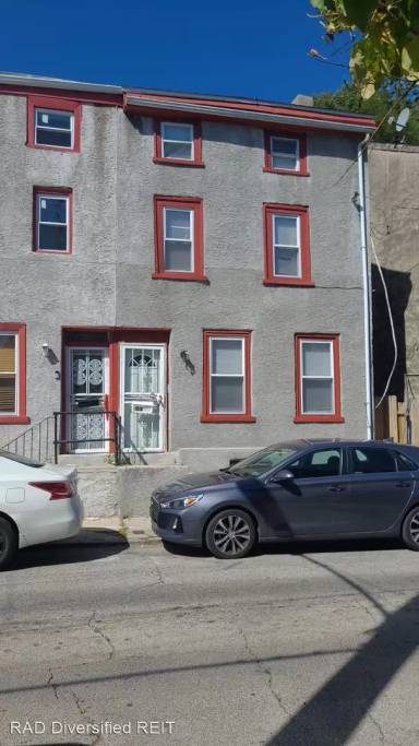 Main picture of 23 E Pleasant St