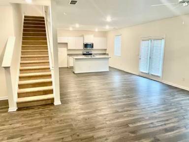 Main picture of 114 Woodbrook Trl