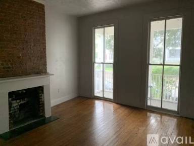 Main picture of 1420 W Clay St